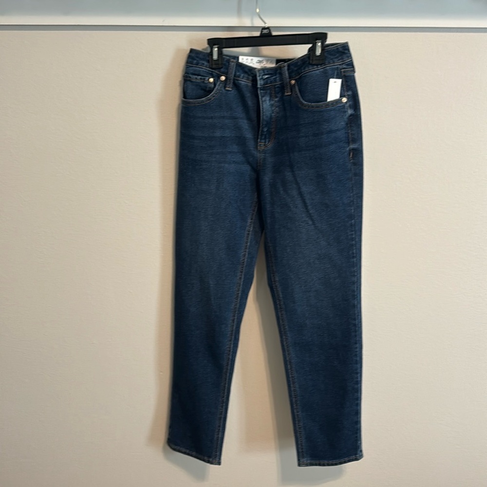 Seven jean dark blue denim. Straight leg. High rise size 4